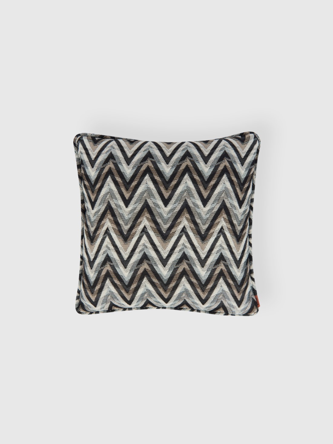 Bleatched 40x40 cm 3D effect chevron cushion (Black)