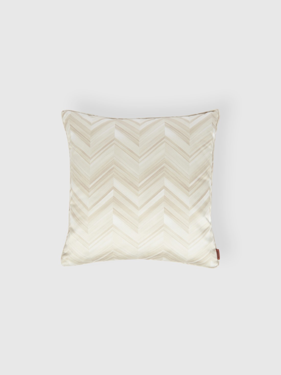 Layers 40x40 cm cotton sateen chevron cushion (White)