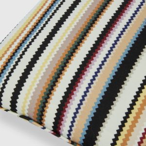 40x40 cm Shangai wool satin cushion with zig zag print (Black)