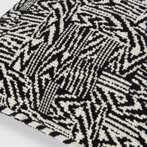 Noise Cushion 40X40 (Black & White)