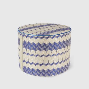 Tread 40x30 cm cylindrical pouffe with 3D effect chevron (Blue)