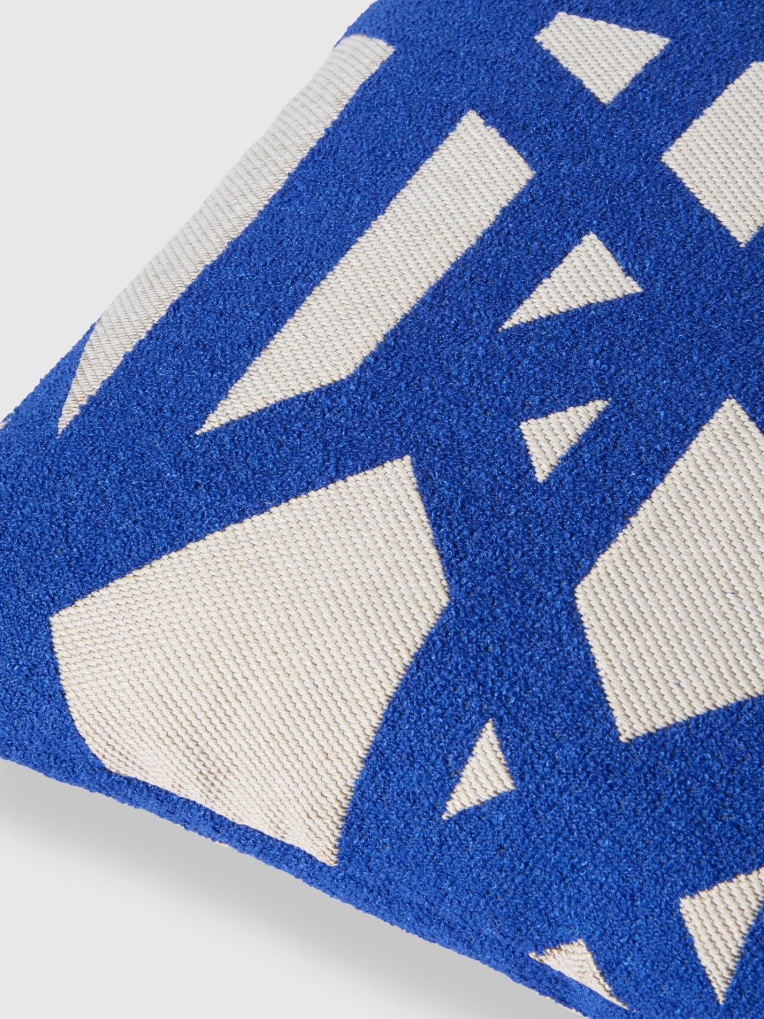 Bouclé Nastri outdoor cushion 50x50 cm (White & Blue)